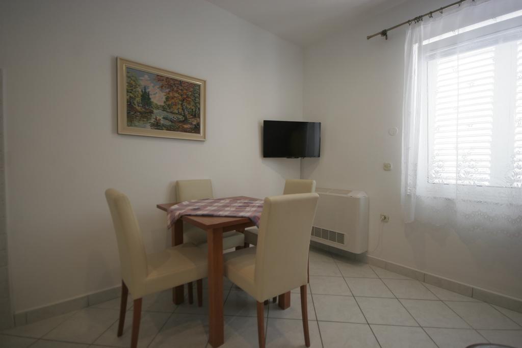 Apartments Irena Krk Krk Town Luaran gambar