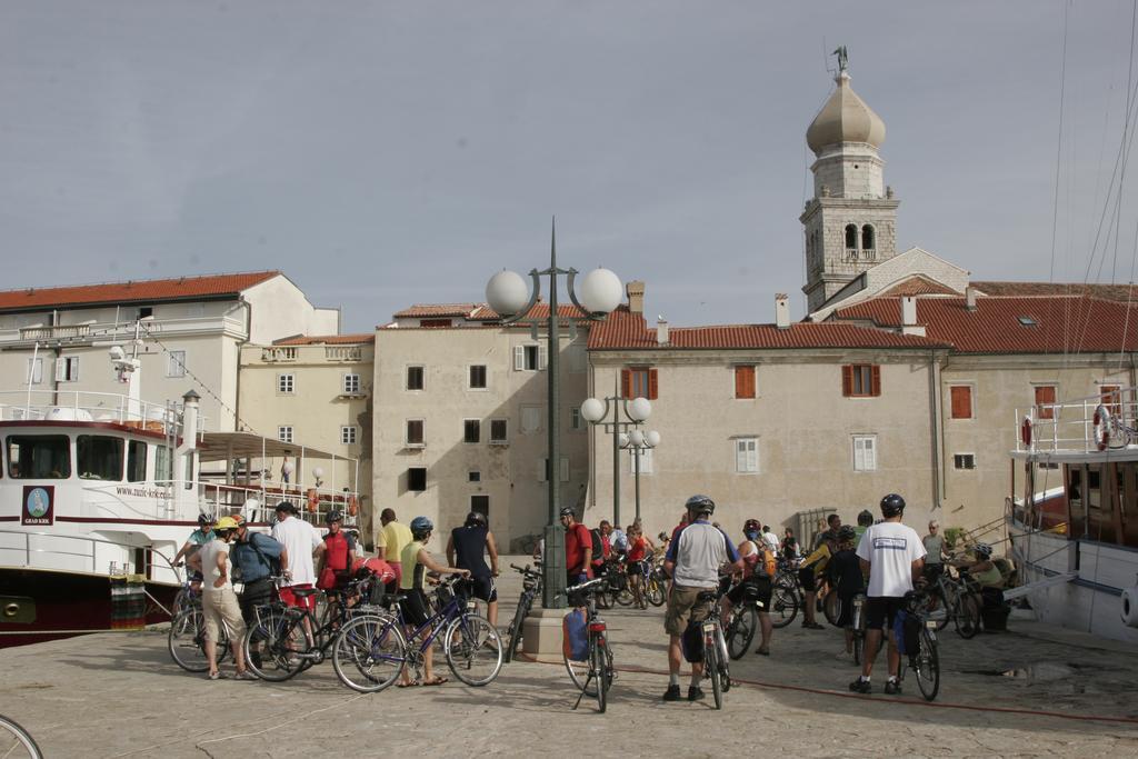 Apartments Irena Krk Krk Town Luaran gambar